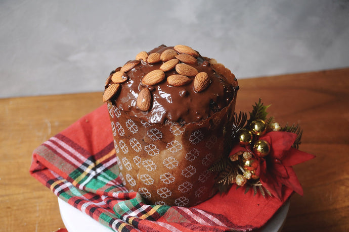 PANETTONE KETO WITH CHOCOLATE AND ALMONDS