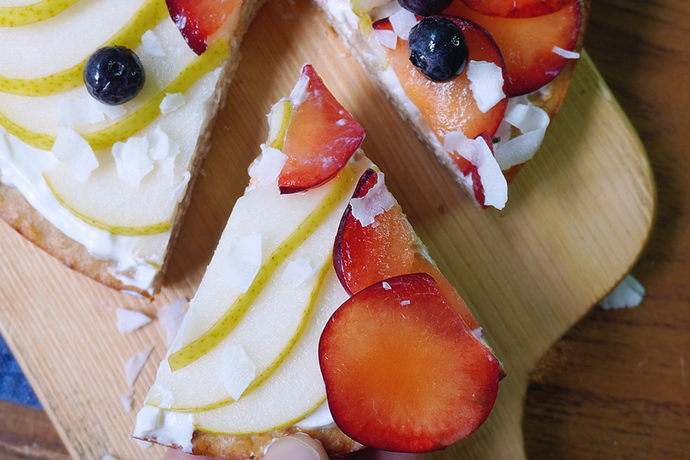 SWEET PIZZA WITH FRUITS