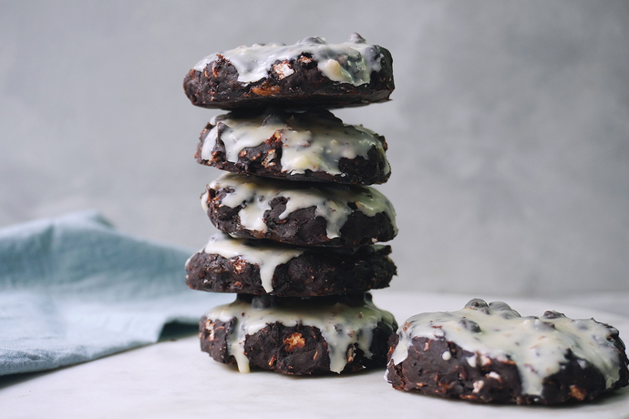 WHITE AND BLACK CHOCOLATE COOKIES